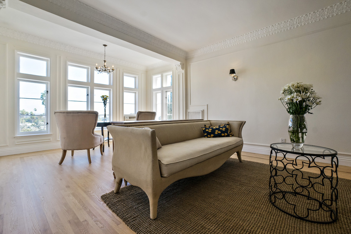 Savoy Plaza Apartments in West Hollywood